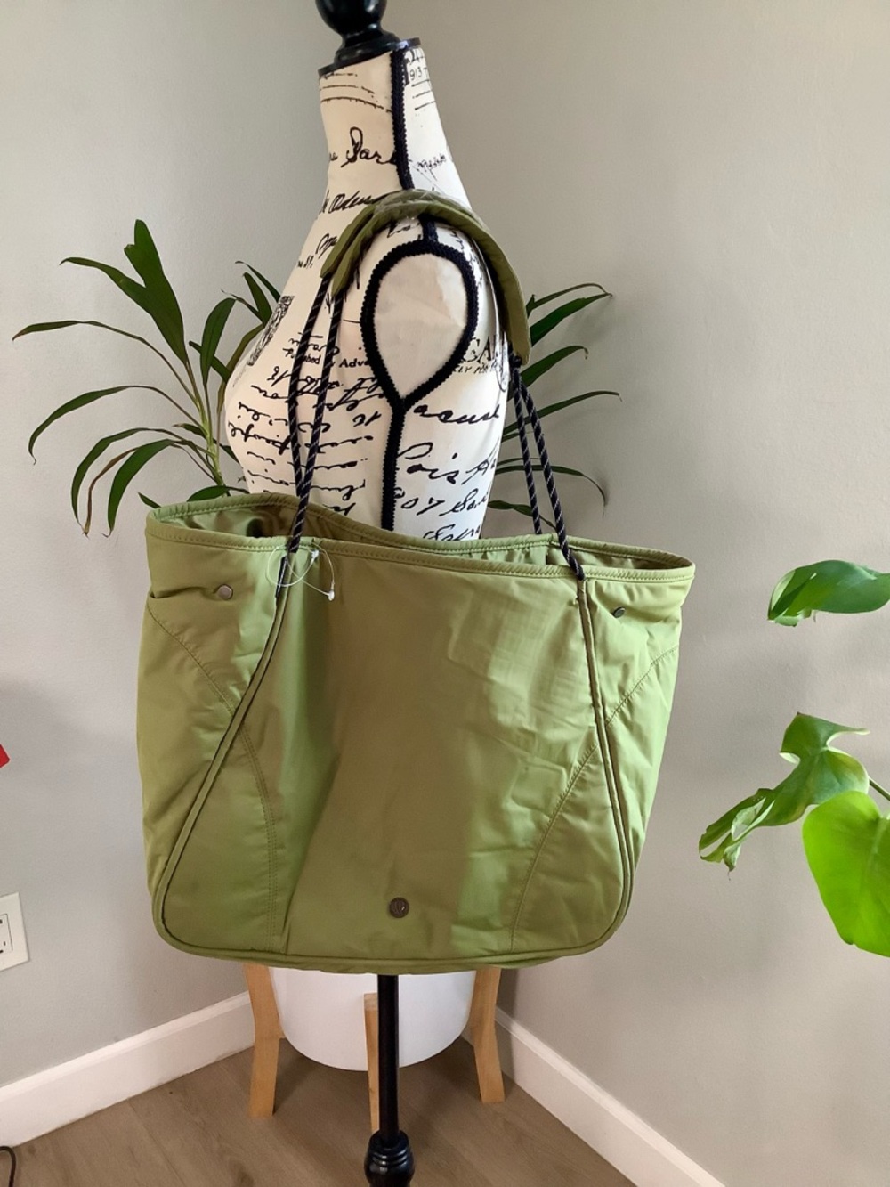 lululemon athletica Olive Green Everyday Tote 28L